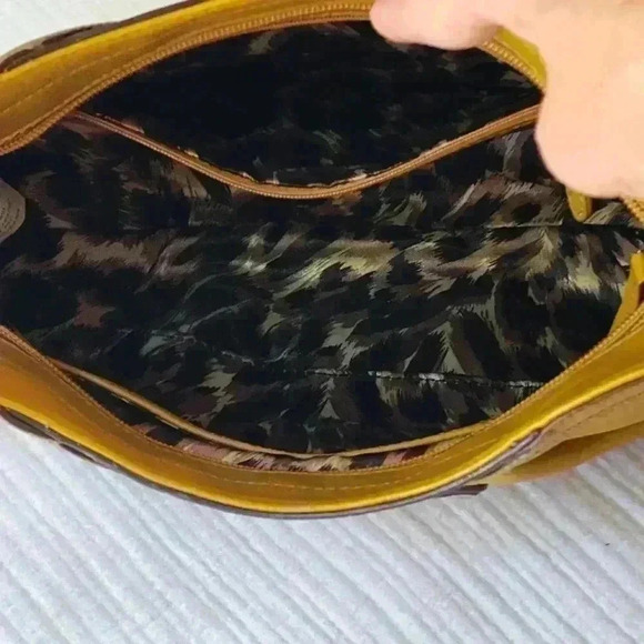 Sophia Caperelli mustard shoulder bag - Picture 5 of 7